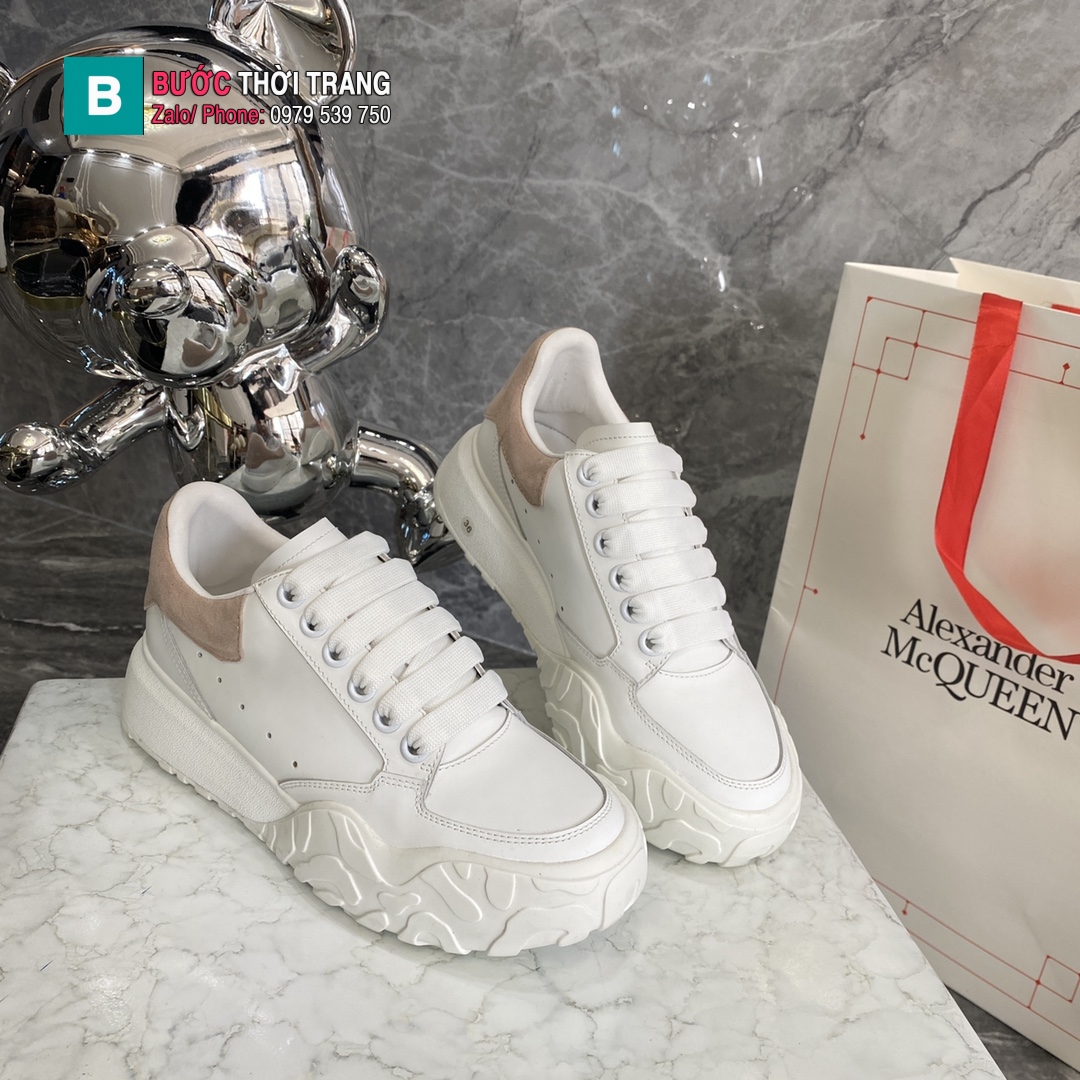 Giày thể thao Alexander McQueen màu trắng nude thiết kế mới đế cao 4.5cm