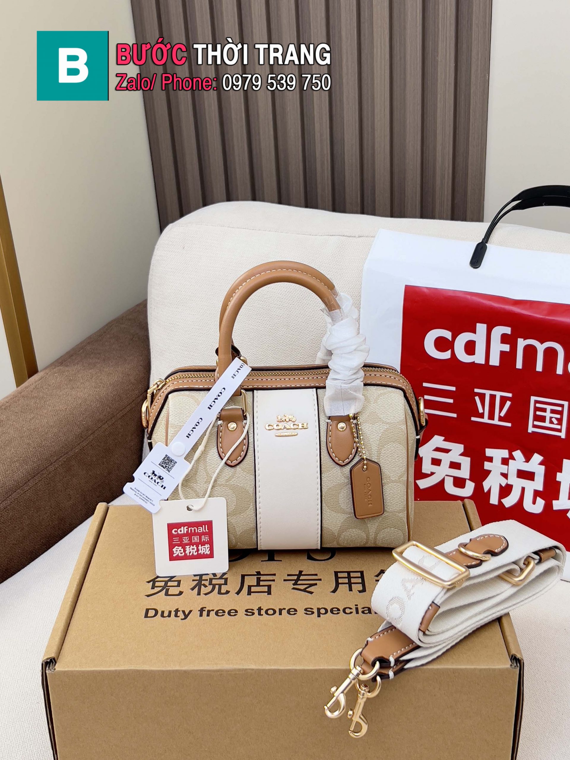 Túi Coach Mini Boston màu nâu nude size 16.5x11x10 cm dây đeo chéo bản to cá tính