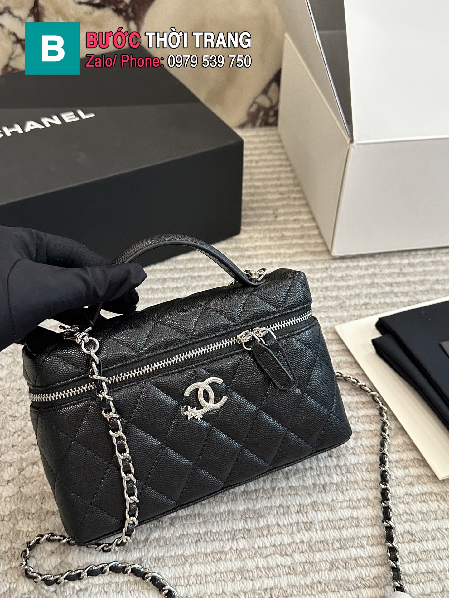 Túi xách CN 25c màu đen da hạt mịn size 19 cm