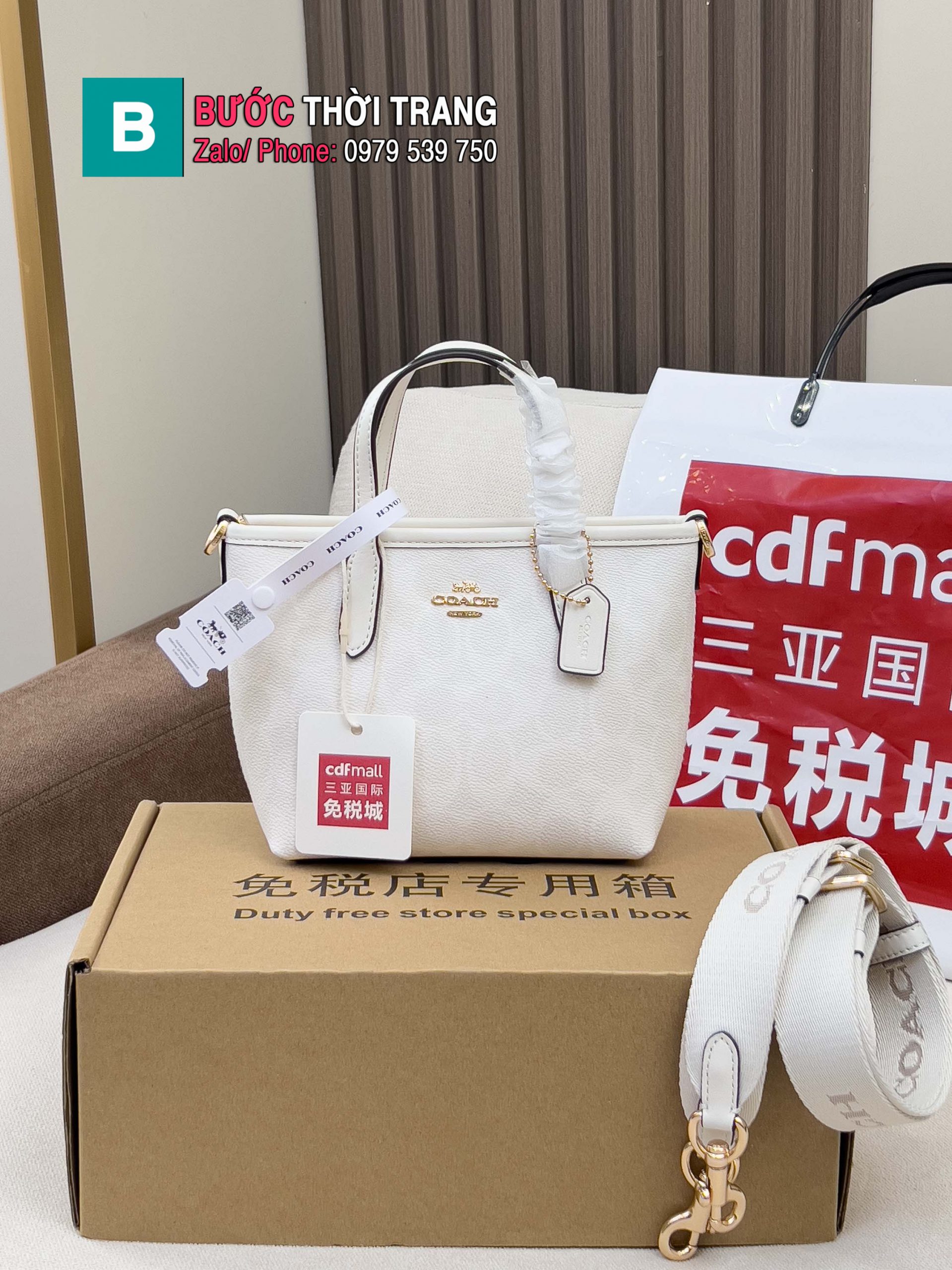 Túi xách COACH tote mini màu trắng ngà size 15.5x8.5x14 cm phong cách thanh lịch