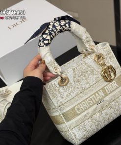 Túi xách Dior lady thêu màu trắng ngà size 24 cm