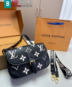  Túi xách đeo chéo LV màu đen họa tiết chữ trắng monogram size 26 cm