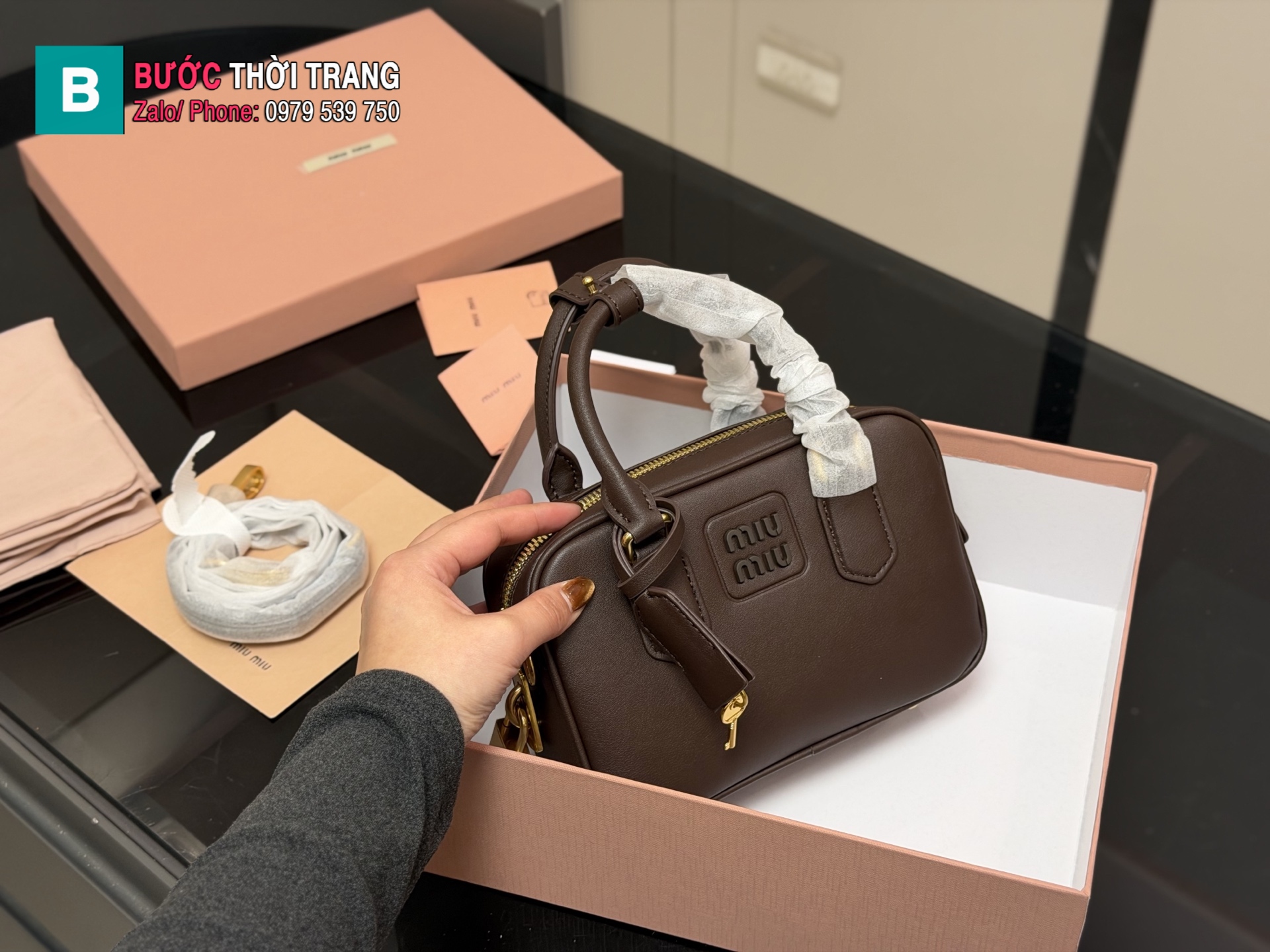 Túi xách đeo chéo MIU MIU màu nâu socola da bò size 20x14 cm da mềm đanh