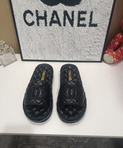 Dép CN màu đen ô trám năng động