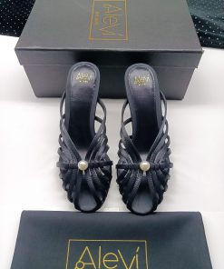 Giày cao gót Alevi Milano màu đen đính ngọc trai sang trọng