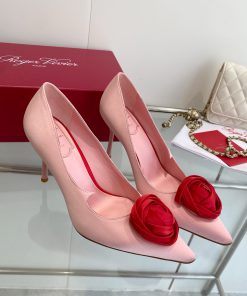Giày cao gót Roger Vivier mũi nhọn hoa hồng màu hồng đế 9cm