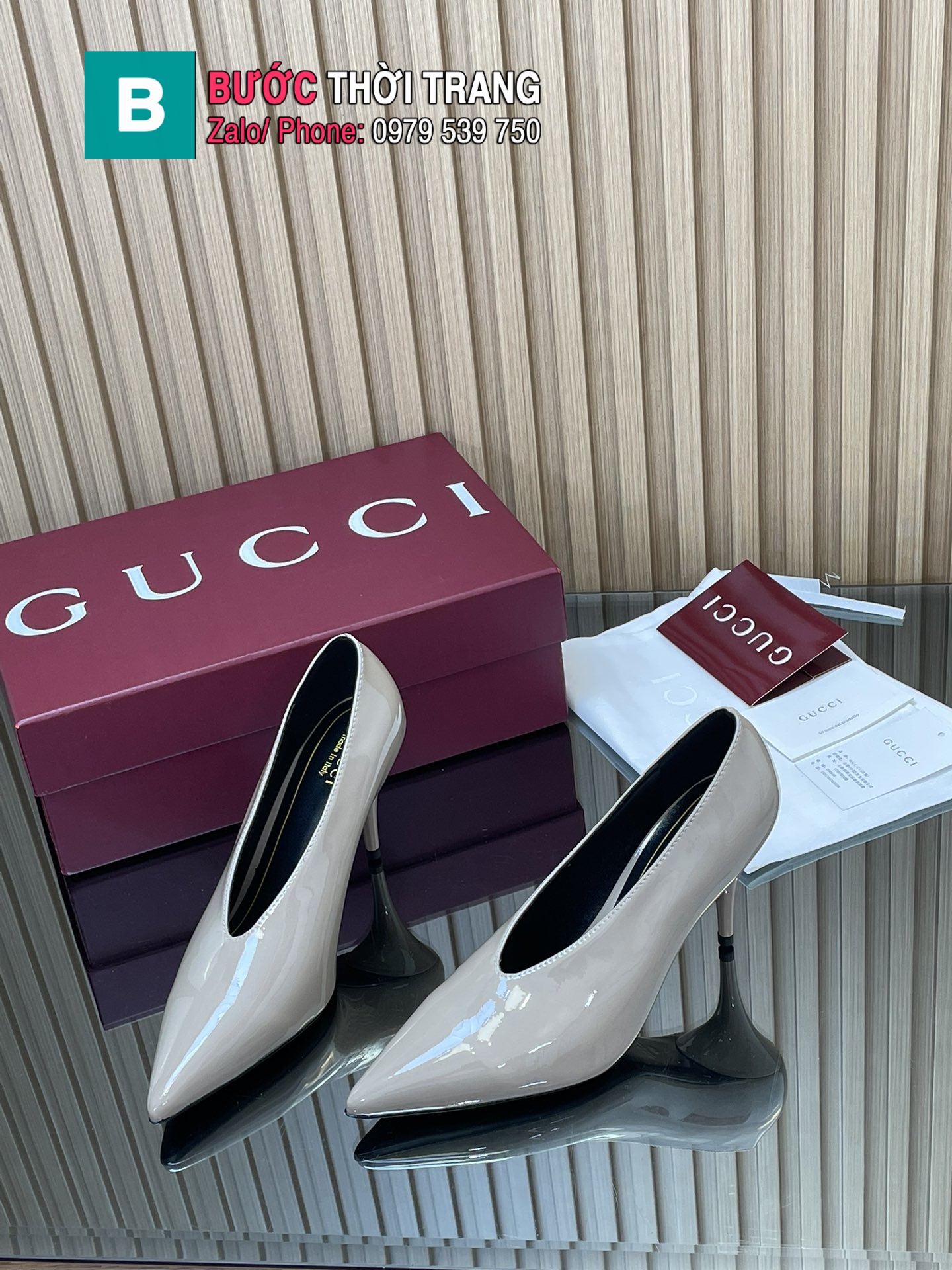 Giày cao gót Gucci da bóng cổ chữ V màu xám mũi nhọn đế 8,5cm