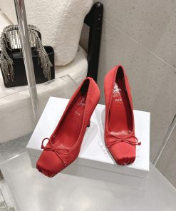 Giày cao gót nữ Christian Louboutin màu đỏ cam được làm từ lụa cao cấp