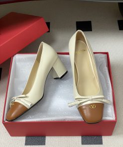 Giày cao gót VALENTINO màu trắng ngà mũi nâu thanh lịch đế cao 6cm