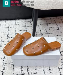 Giày lười nữ CHLOE màu nâu da mềm đính hạt kim loại vàng sáng