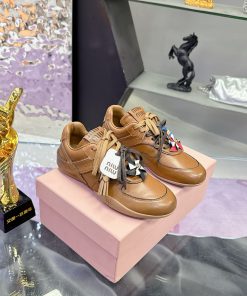 Giày thể thao MIU MIU cao cấp màu nâu da bò mềm mịn