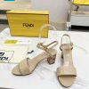 Sandal cao gót FENDI màu nude thiết kế mũi tròn Delfina đặc trưng sang trọng