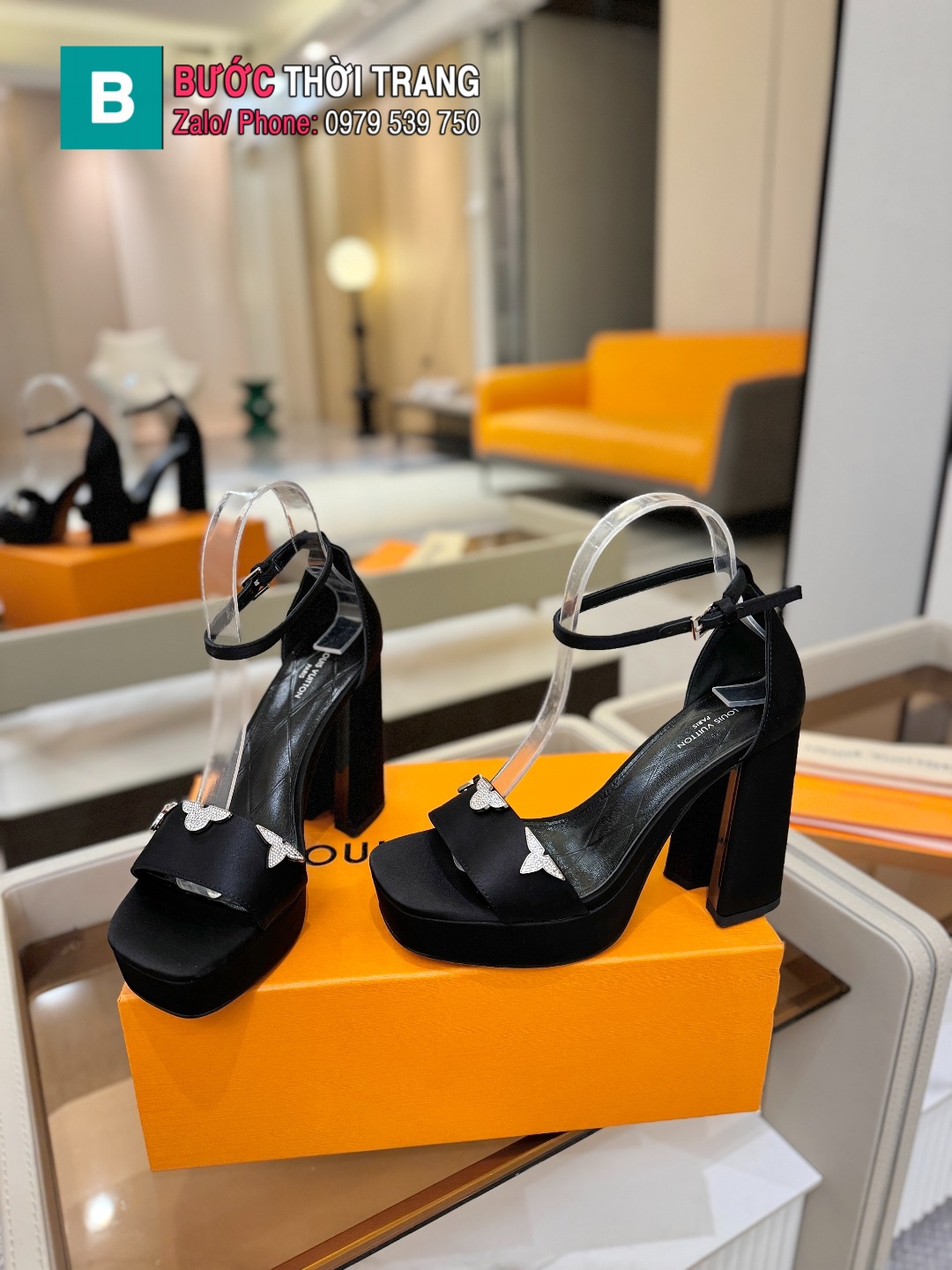 Sandal cao gót LV đế vuông màu đen làm từ chất liệu lụa tơ tằm cao cấp