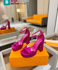 Sandal cao gót LV đế vuông màu hồng làm từ chất liệu lụa tơ tằm cao cấp
