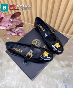 Giày búp bê nữ VERSACE màu đen da bóng mềm logo mũi giày nổi bật