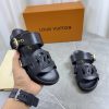 Dép mùa hè LV da bò thật cao cấp màu đen phong cách unisex