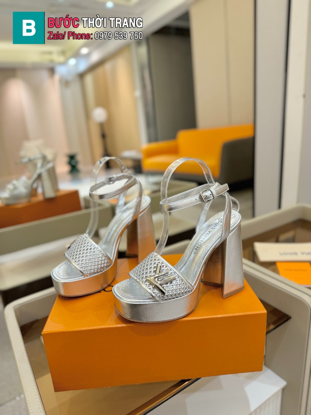 Giày cao gót nữ LV màu bạc quý phái đế vuông cao 12 cm tôn dáng