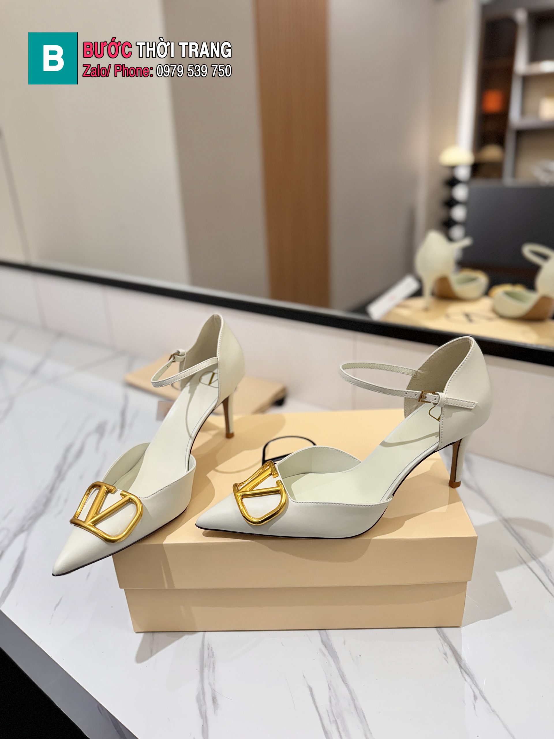 Giày cao gót nữ VALENTINO màu trắng ngà khóa vàng cao cấp đế 8cm