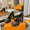 Giày cao gót nữ platform LV màu nâu họa tiết monogram đế vuông cao 11 cm