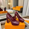 Giày cao gót nữ platform LV màu đỏ mận đế vuông cao 11 cm