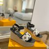 Sandal đế xuồng LV dây thừng cao cấp màu đen họa tiết monogram đế 6cm